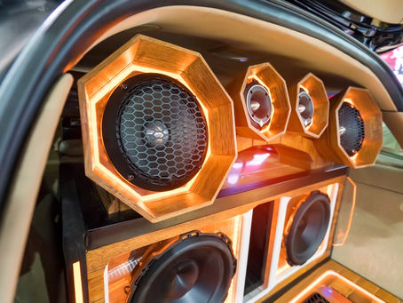 Si tu sistema de Car Audio se escucha mejor afuera que adentro, te invitamos a leer este artículo. 