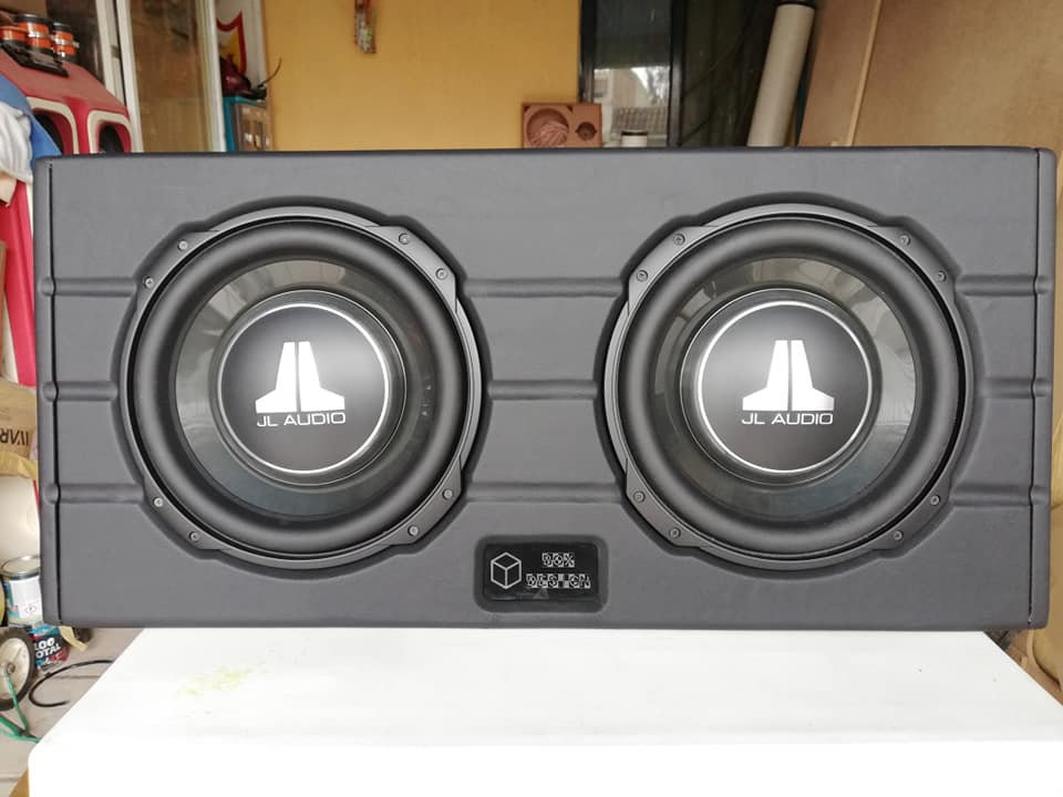 Fabricación de caja acústica para par de subwoofers JL Audio de diseño Slim.