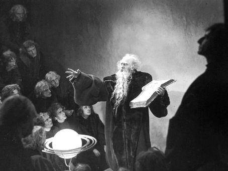 À sombra de Fausto, o romance que nasce entre viagens, pesquisa exaustiva e dilemas morais