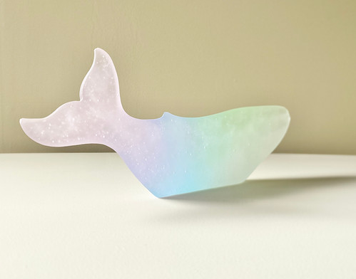 ガラス琉璃製 クジラのオブジェ 青と緑のグラデーション 約15cm