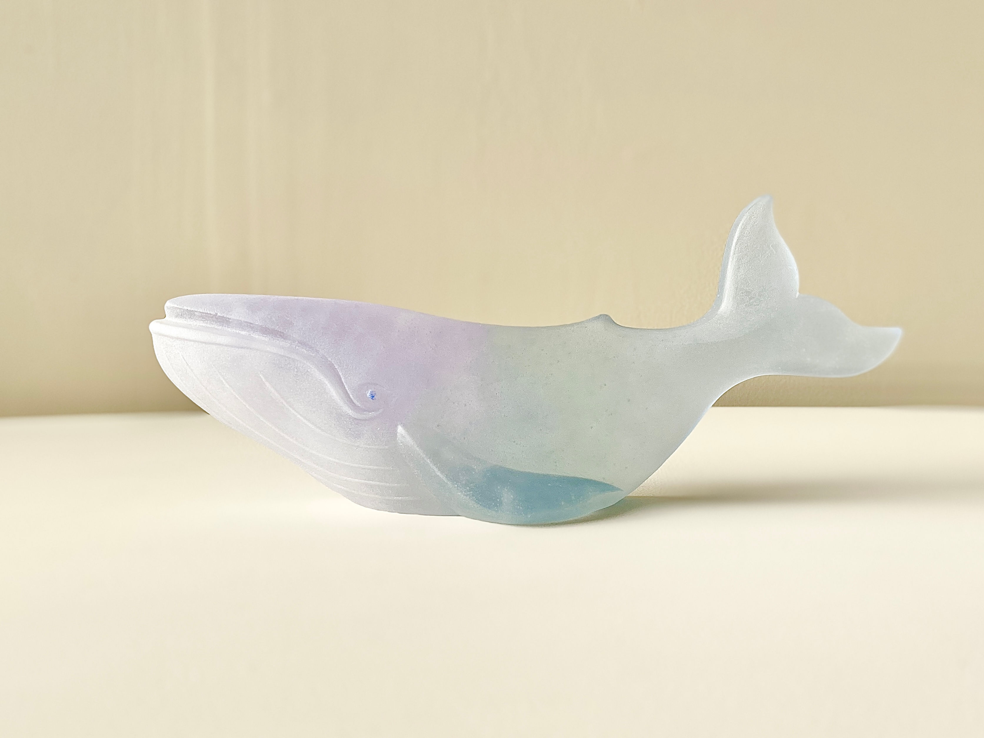 クジラの置物　ガラス製　紫と灰青　KOG4