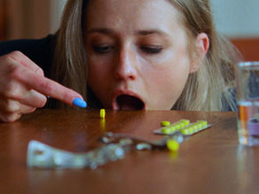 ‘Sick of myself’ spot met verziekte aandachtscultuur