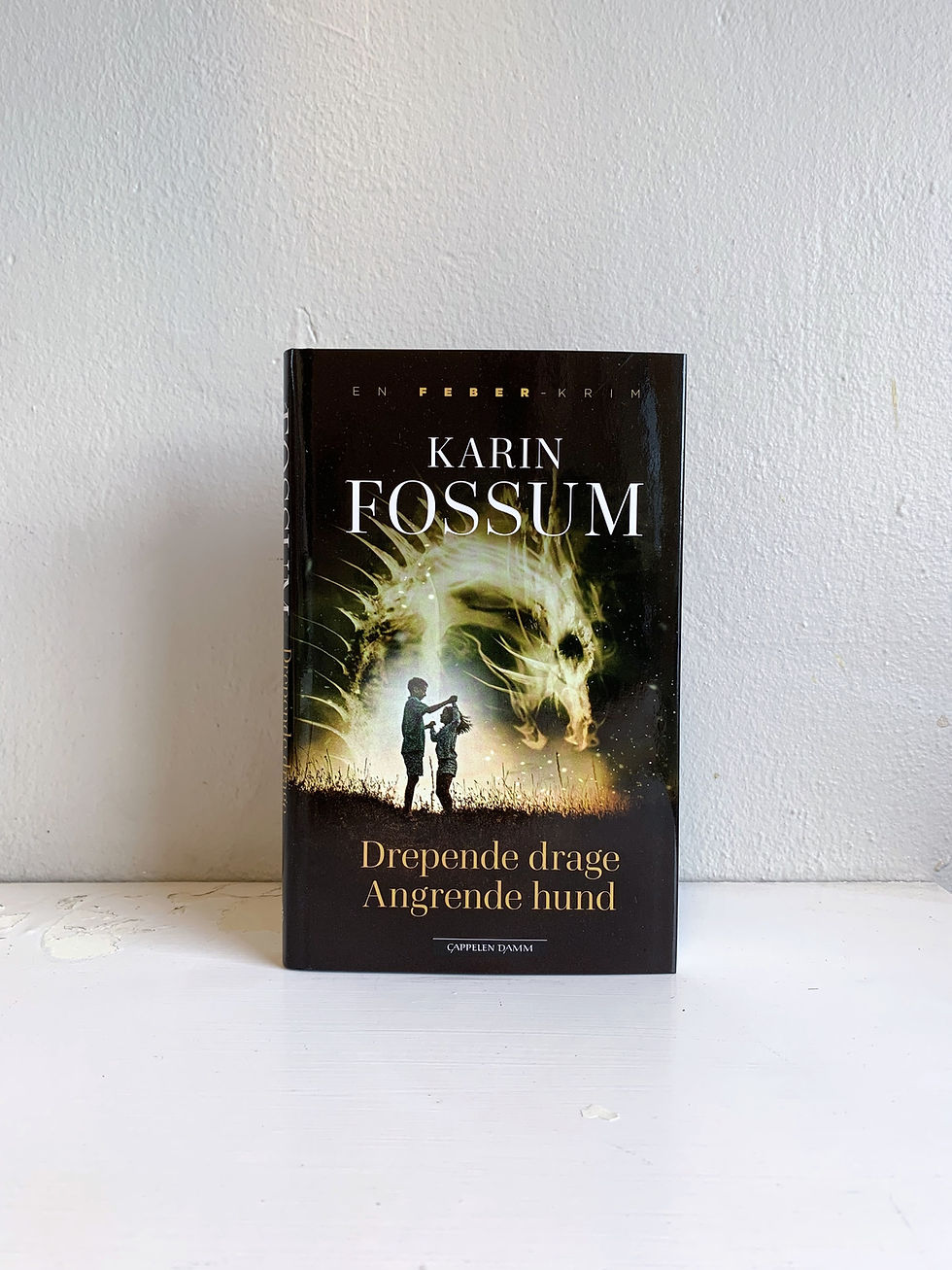 Karin Fossum, "Drepende drage, Angrende hund"