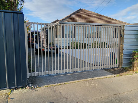 Bgates Bamford Tubular Sliding Gate