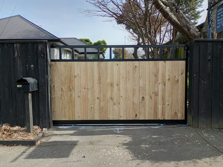 Bgates Bassett Split Design Sliding Gate