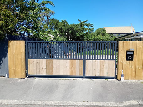Bgates Bassett Style Swing Gates