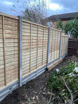REAR GARDEN FENCING