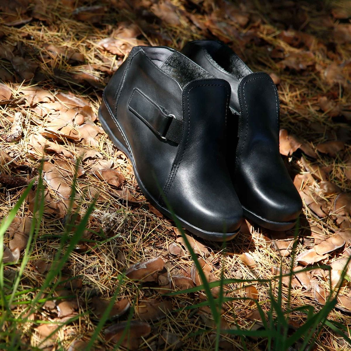 Barla Extra-Wide Boot with Fastening Tabs by Sandpiper, available from Fen Mobility Centre