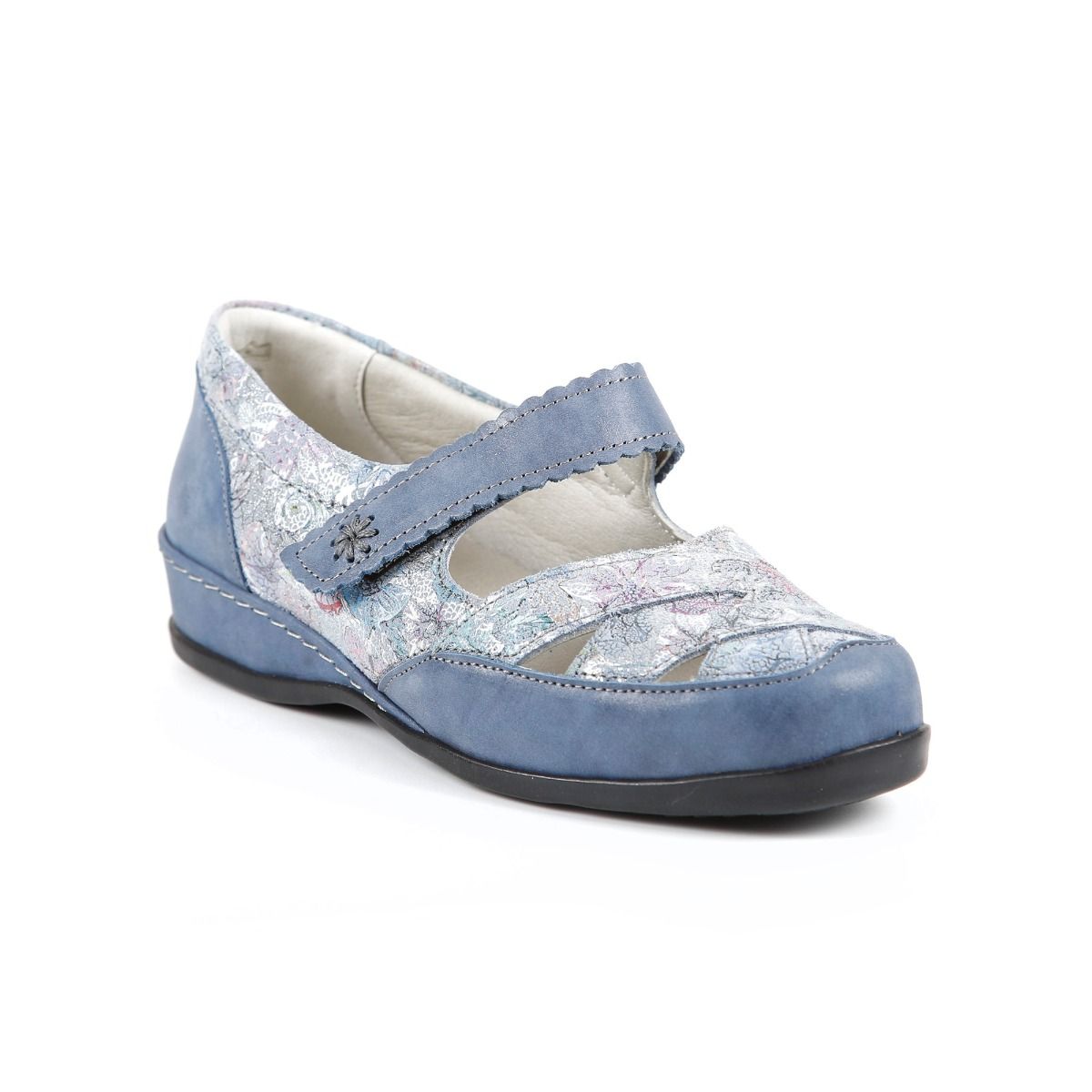 Welland Ladies Stylish Extra-Wide Summer Shoe by Sandpiper, available from Fen Mobility Centre
