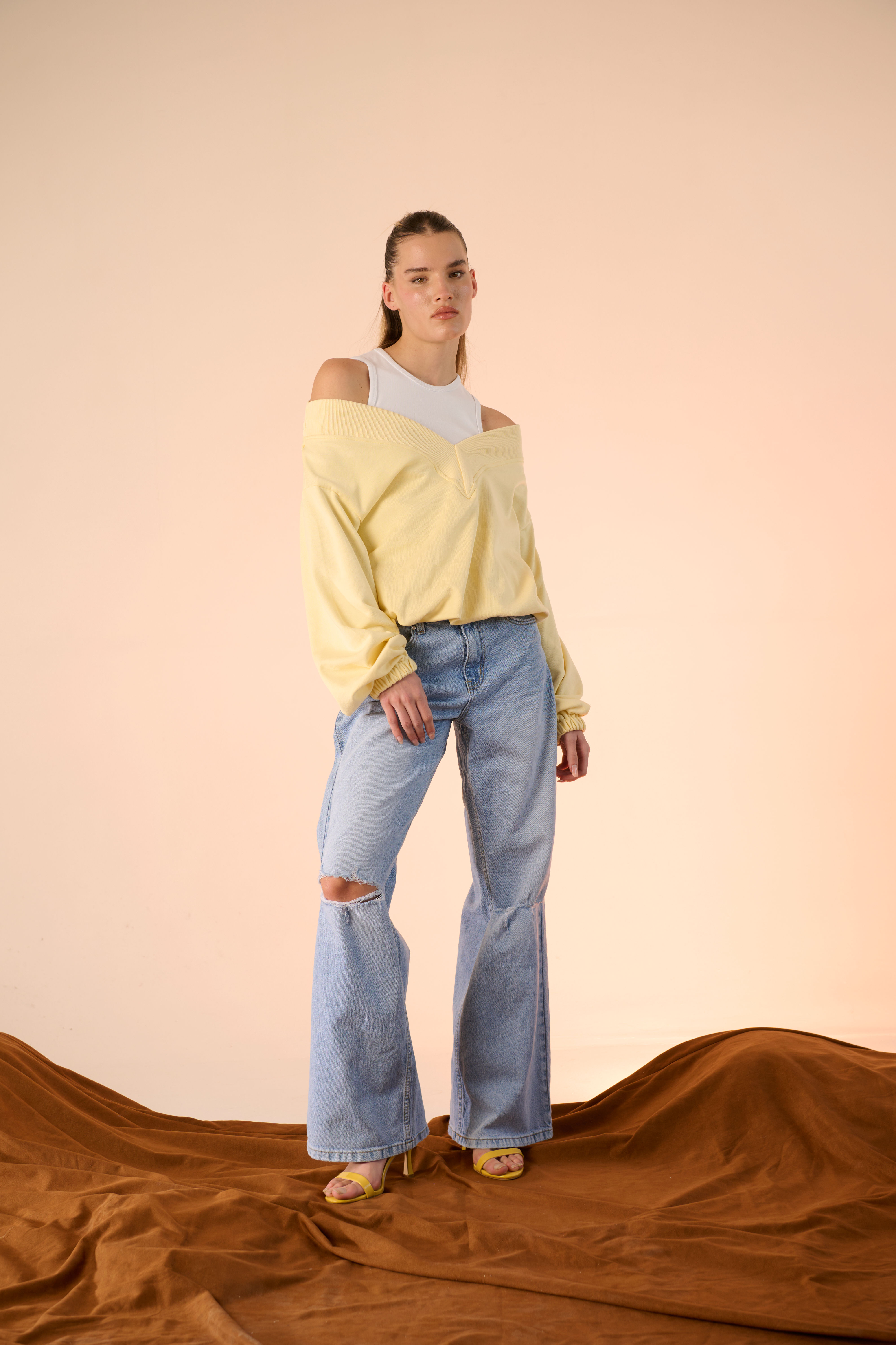 Jeans palazzo con rotture
