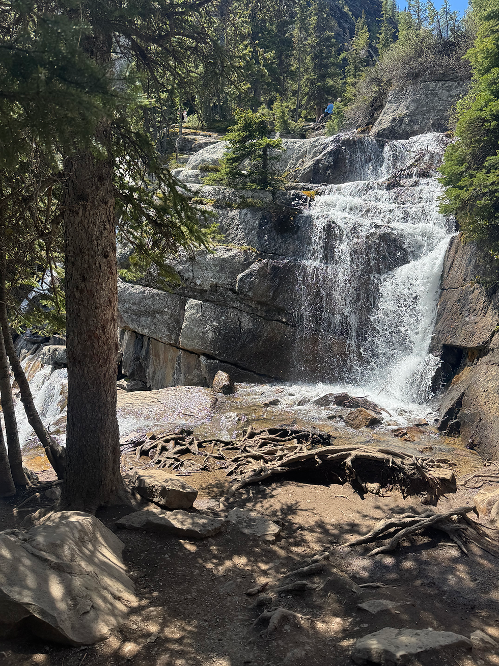 A waterfall on the way up.