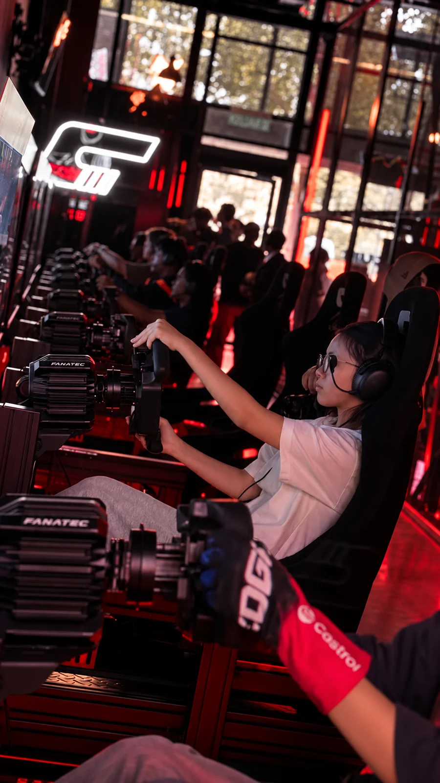 Actual Cove Circuit players using Fanatec racing wheels