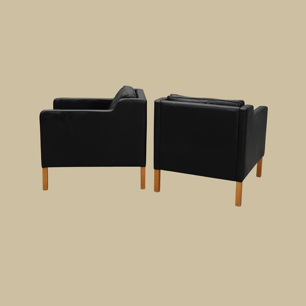 Svarta vintage läderfåtöljer från danska Stouby Furniture / Stouby Møbelfabrik)