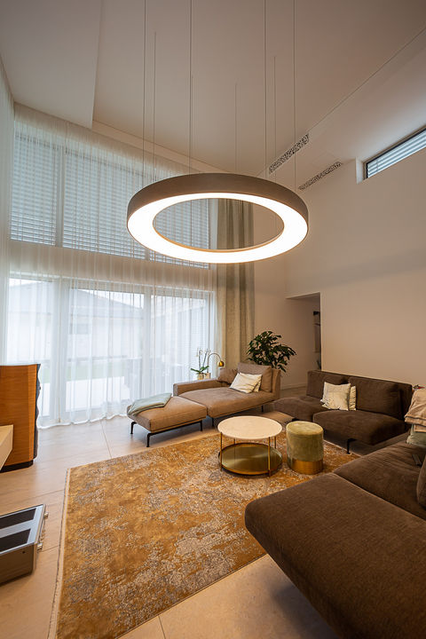 Bespoke LED svietidlo do interiéru, model LOOP V, Lumilogy