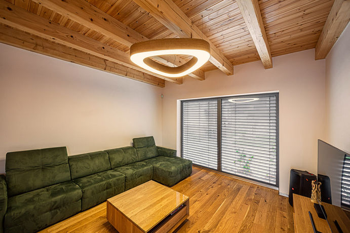 Lumilogy svietidla na mieru do obyvacky, model LOOP T