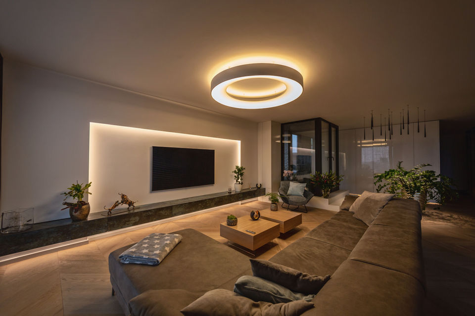 Bespoke LED svietidlo do interiéru, model LOOP V, Lumilogy