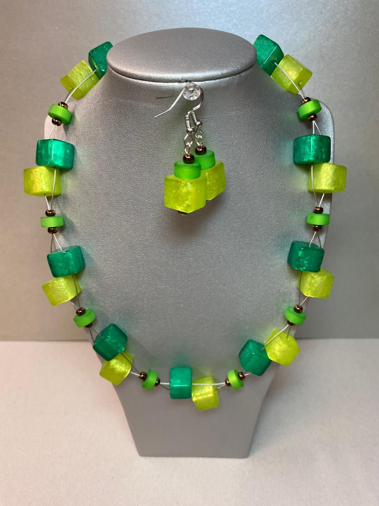 Halskette mit passendem Ohrschmuck / auch einzeln erhältlich