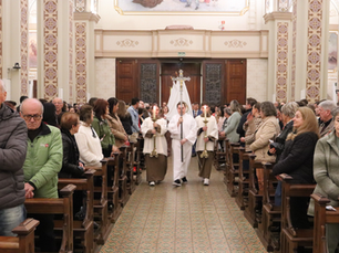 Fiéis lotam Santuário Santo Antônio na abertura da 148ª Trezena em Bento Gonçalves