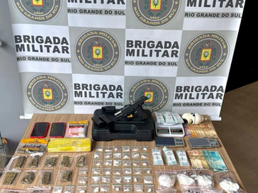 Brigada Militar prende homem por tráfico de entorpecentes  e posse ilegal de arma de fogo em Bento Gonçalves