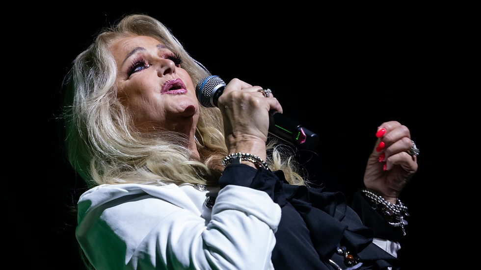 Morre a cantora Bonnie Tyler, voz icônica do rock e pop mundial, aos 75 anos