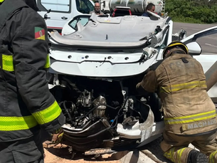 Passageiro fica em estado grave após colisão entre dois veículos na BR-470 em Bento Gonçalves