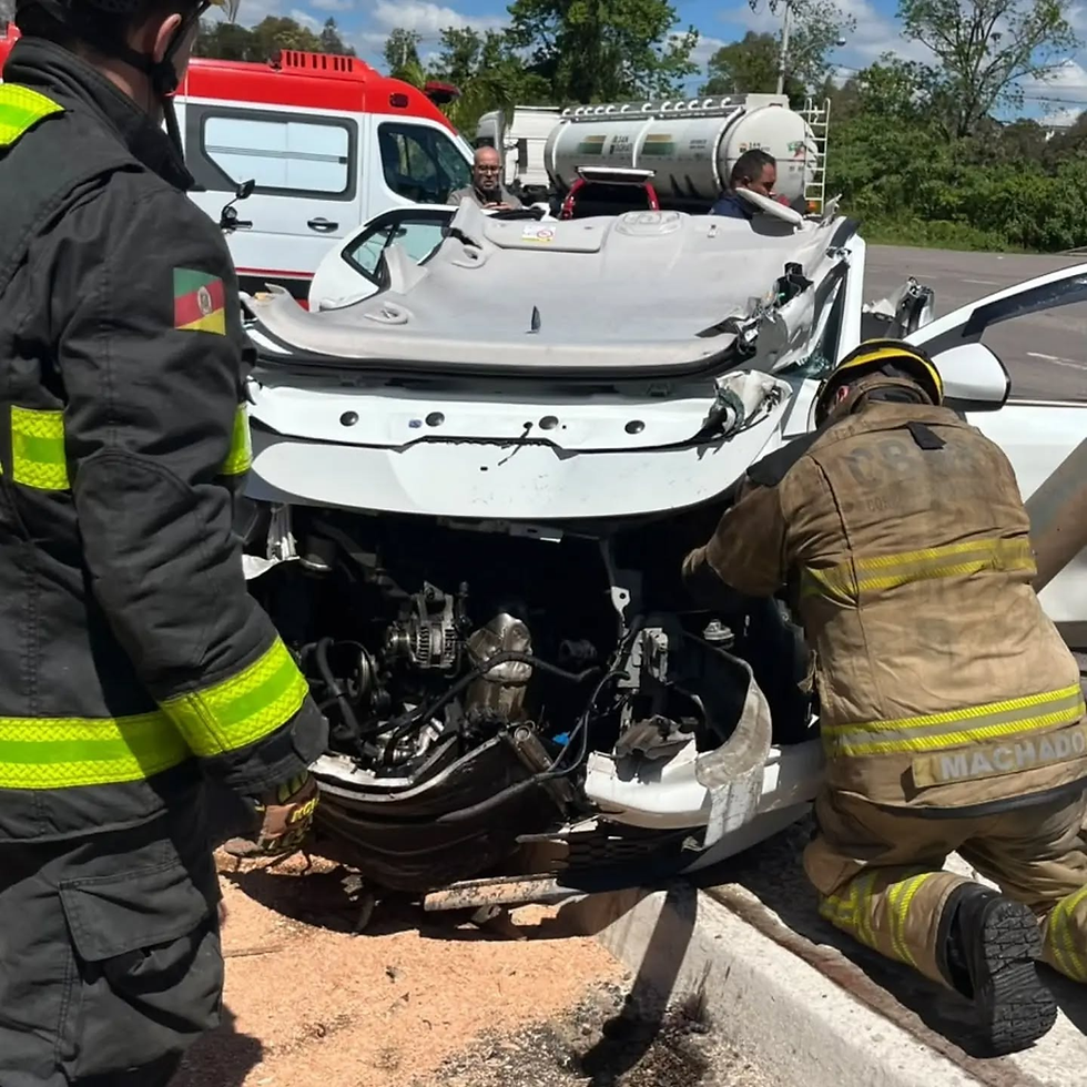 Passageiro fica em estado grave após colisão entre dois veículos na BR-470 em Bento Gonçalves
