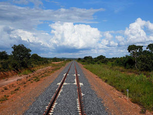 Brasil e China avançam em megaprojeto ferroviário que promete transformar a logística nacional