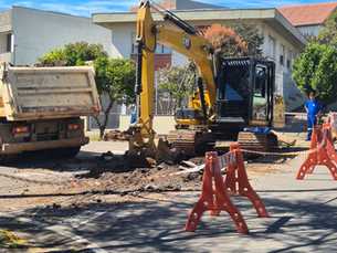 Secretaria de Obras inicia substituição de antiga galeria de drenagem na Rua Honorato Berti, no Sagrada Família em caxias
