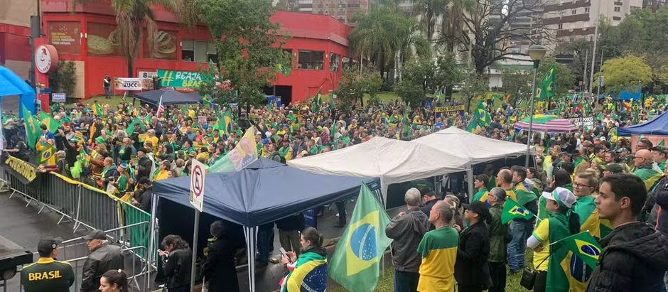 Atos pró-Bolsonaro reúnem apoiadores e medem força polÃtica do ex-presidente