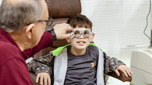 "Olhos do Amanhã" beneficia 65 alunos de 6 a 7 anos de escolas ligadas ao Programa Saúde na Escola (PSE)