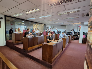 Câmara adia votação de projetos polêmicos e marca sessão com homenagens em Bento Gonçalves