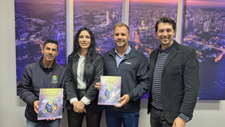 Autores apresentam pesquisa e estudo inovadores à Câmara de Bento Gonçalves
