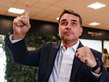 “Não passa pela nossa cabeça retirar Flávio da disputa”, diz presidente do PL