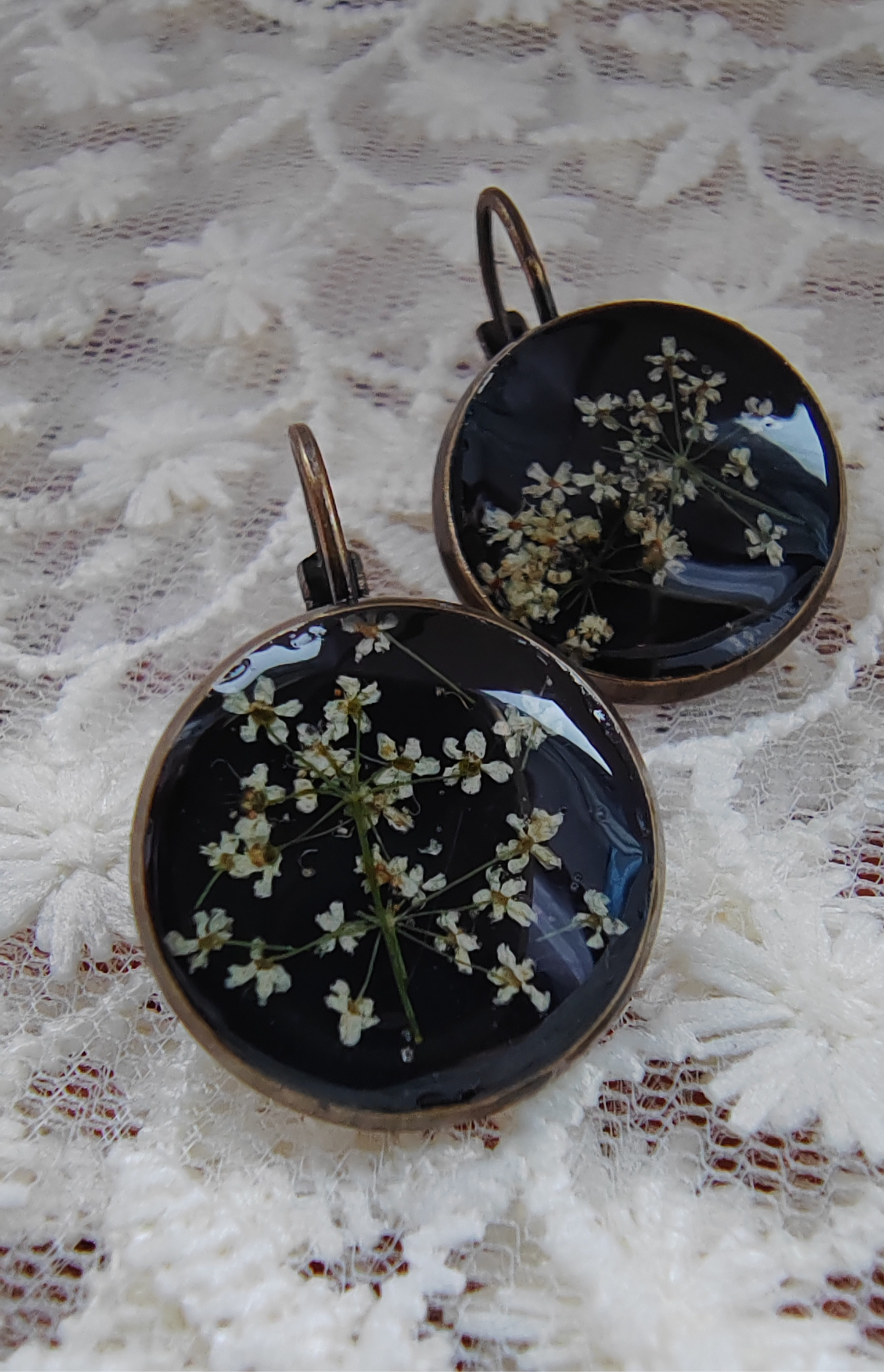 Dormeuses Ariane fleur Daucus fond noir