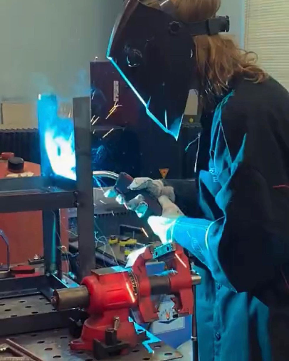 Makerschool featured in a VELA Selfie