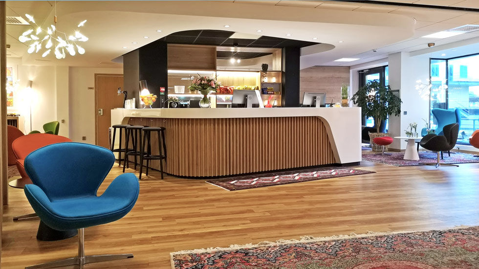 Halland-reception-3
