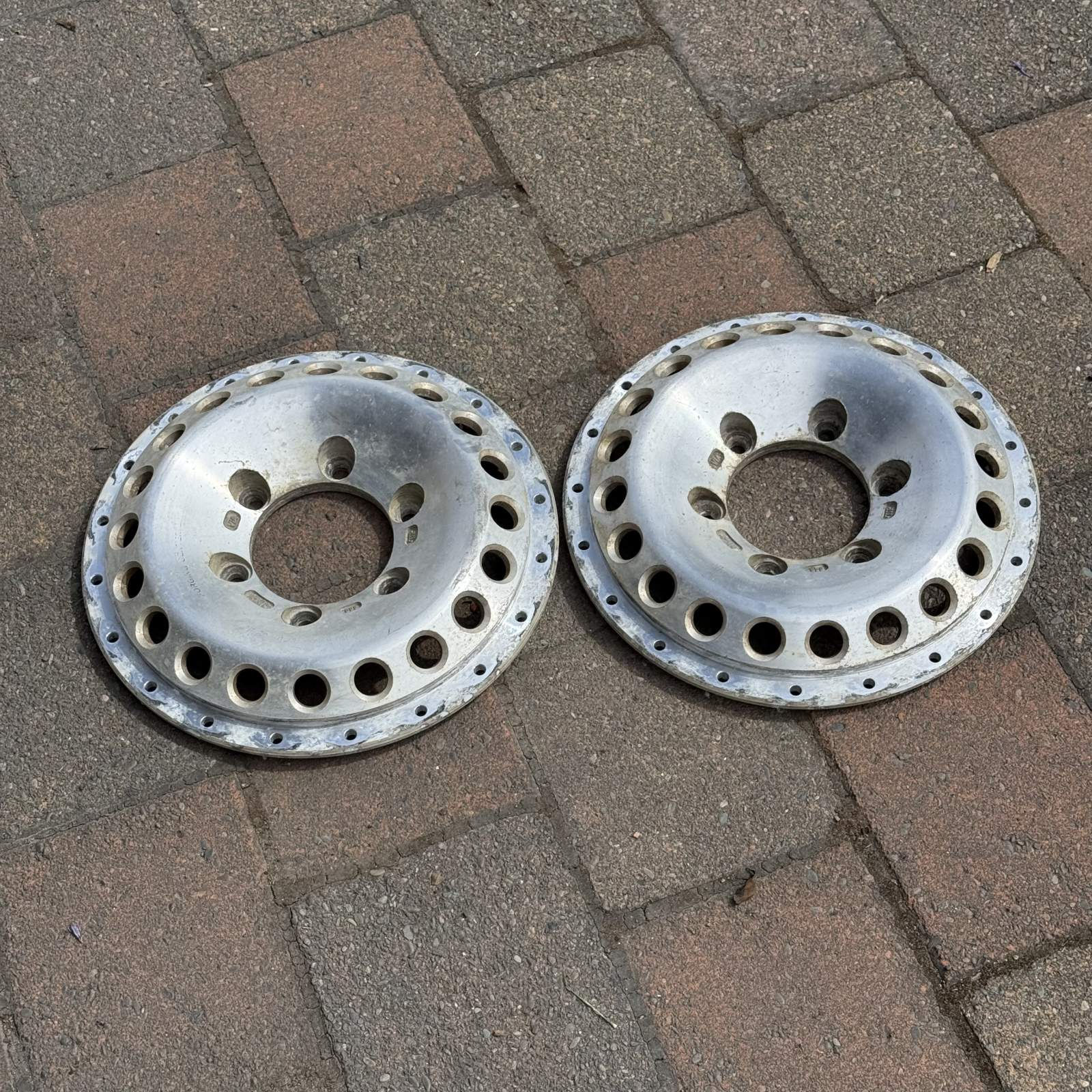 SSR Auswuch 16" faces