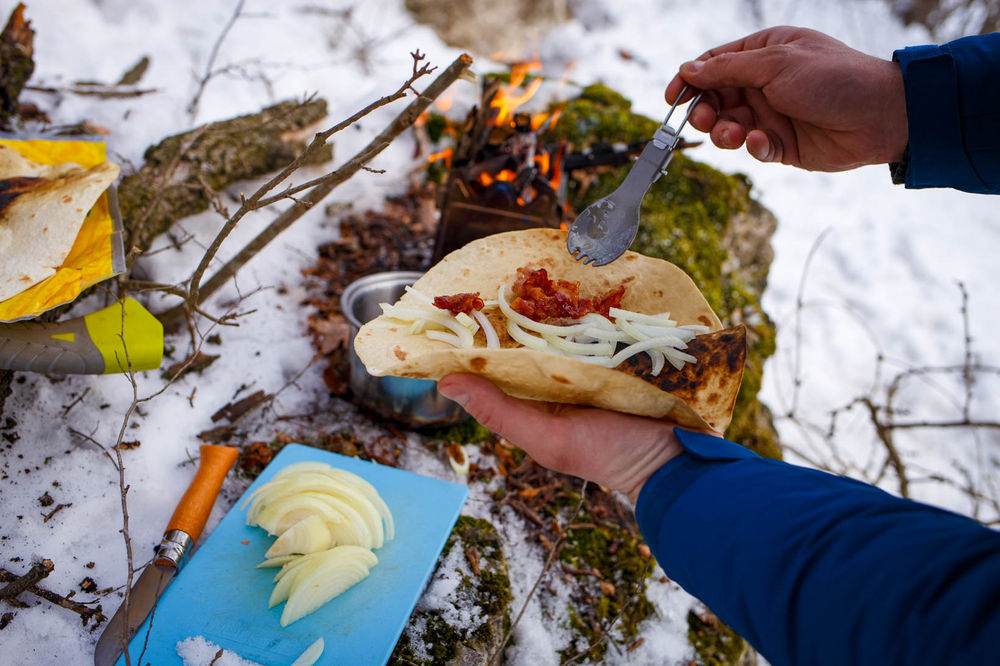 Iarna Sate Duci Cu Bine Camping iarna