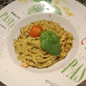 TAGLIATELLE SALMONE & PESTO
