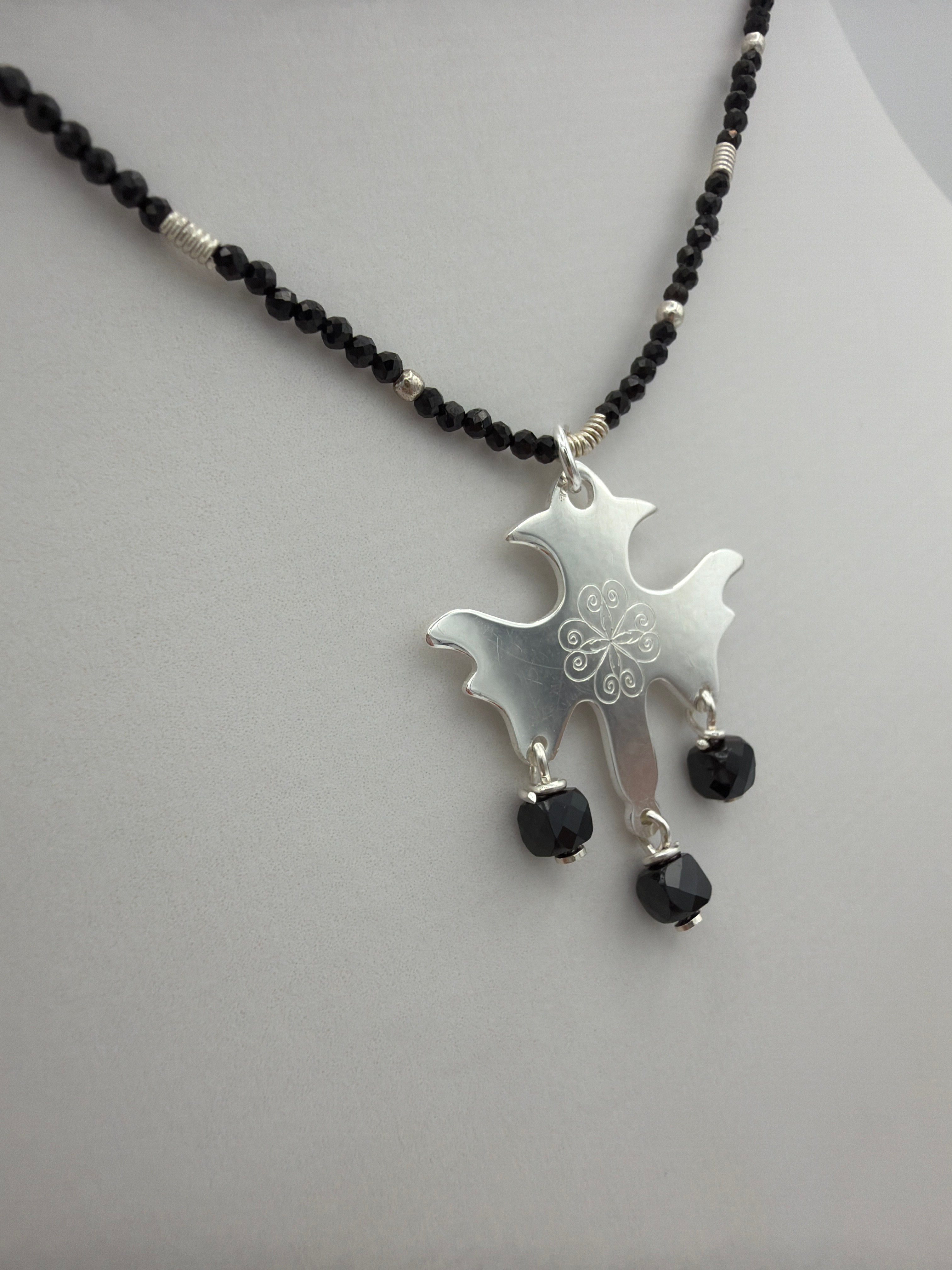 Collier Saint-Esprit en Spinelle