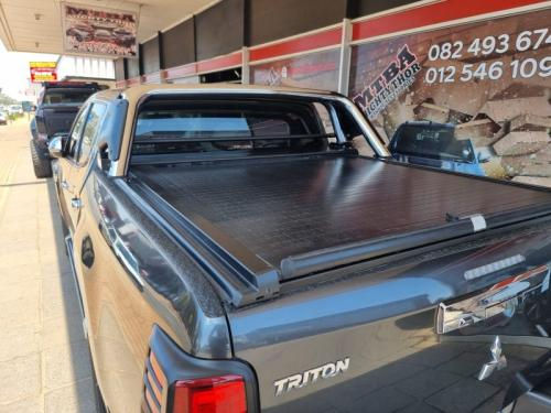 Thumbnail: Mitsubishi Triton 2017+ Securi-Lid (Double Cab) 216
