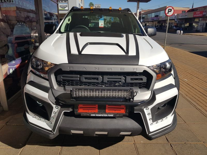 Thumbnail: Ford Ranger 2012-2022 Bonnet Scoop (painted)