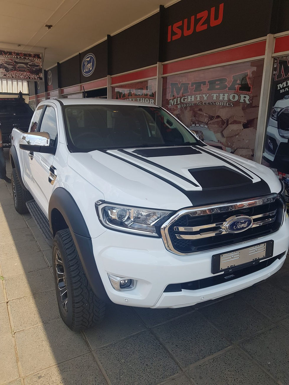 Thumbnail: Ford Ranger 2012-2022 Bonnet Scoop (painted)