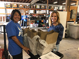 Packing Team (Teresa).JPG