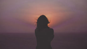 夕陽が心を癒す理由　科学と感情で紐解く静けさの正体