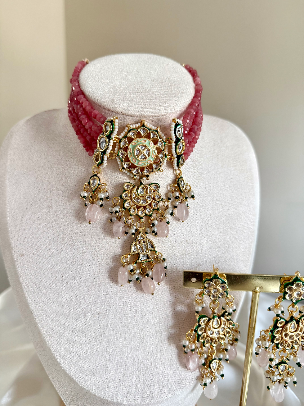 Thumbnail: Gulab Moti Kundan Choker