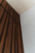 Zoom sur Panneaux noyer sur couloir + raccord pour hsp.jpeg