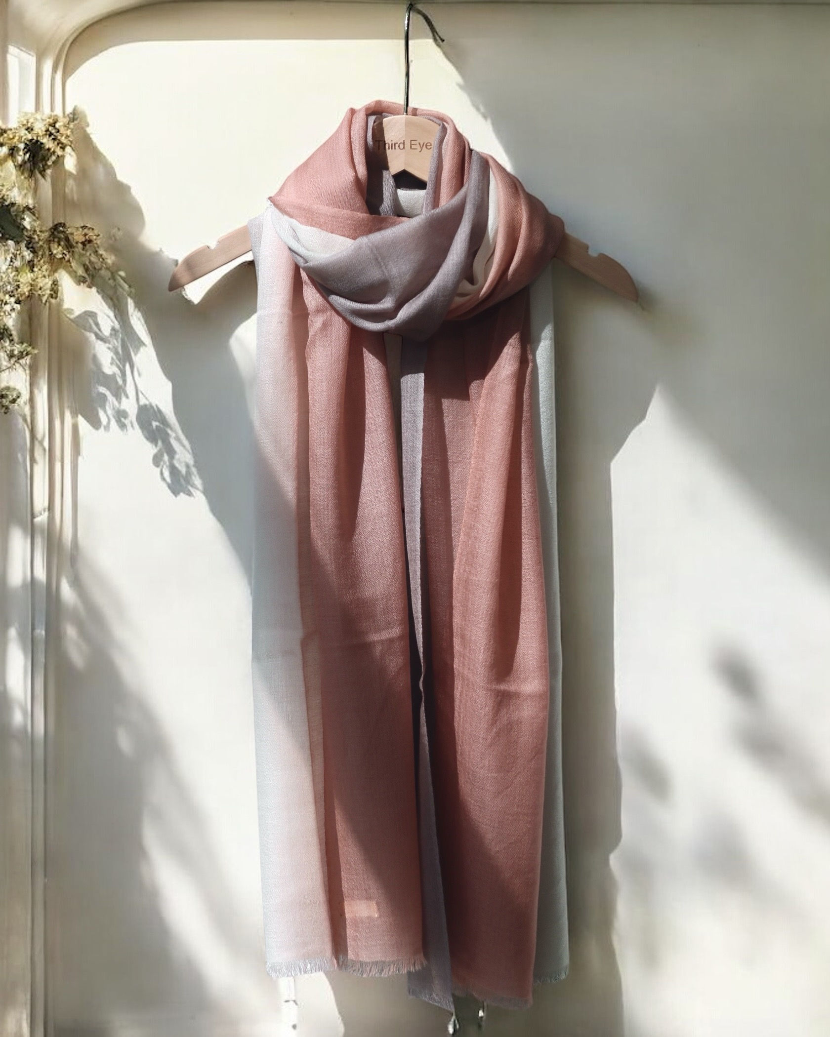 尼泊爾· 山羊絨·三色漸變圍巾(豆沙粉X奶白X灰)