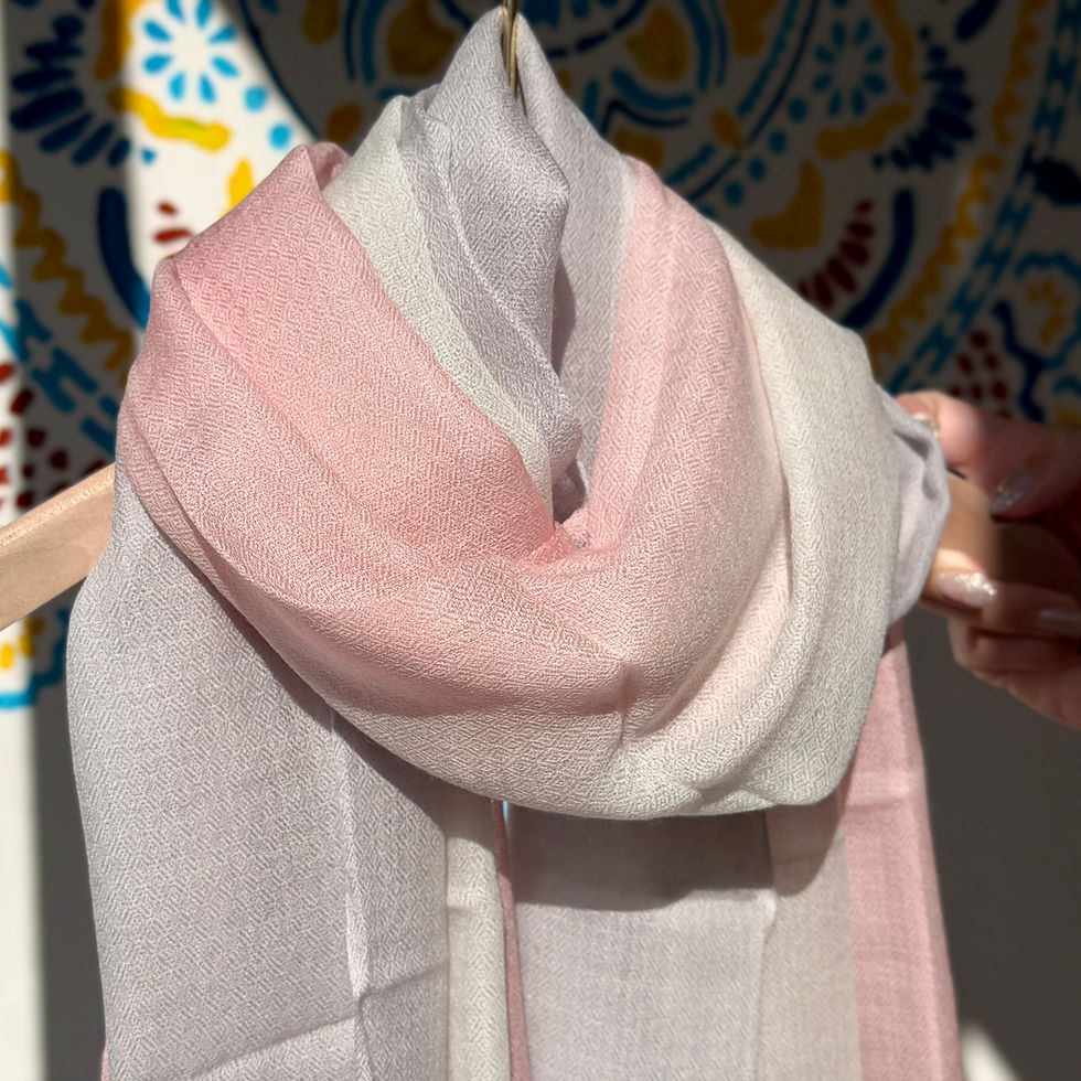 縮圖：尼泊爾｜山羊絨·雙色漸變圍巾(灰+粉+米白）