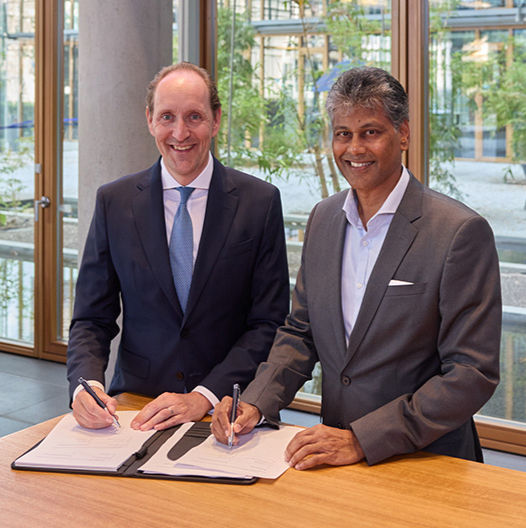 Dieter Vranckx, Chief Commercial Officer, Lufthansa Group (L) and Satya Anand, President, Europe, Middle East & Africa, Marriott International (R)